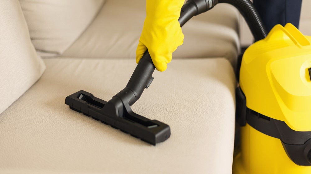 upholstery cleaning 